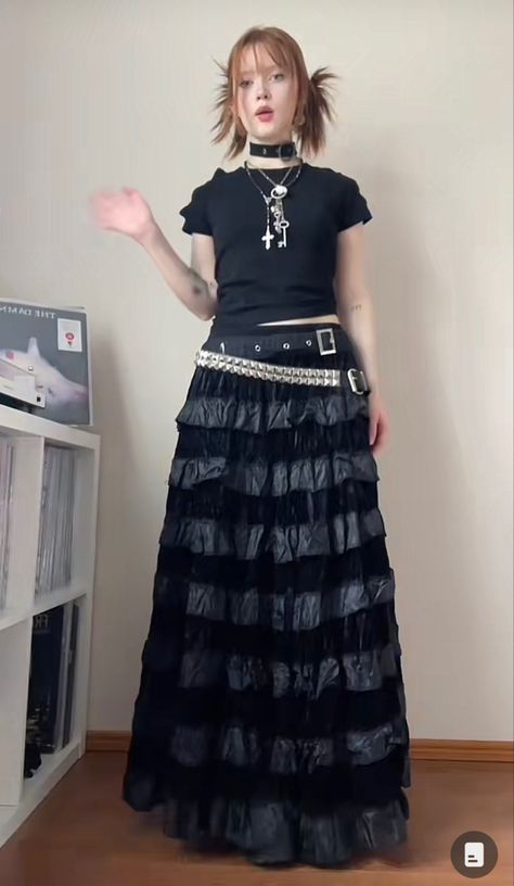 Long Black Skirt Goth Outfit, Alt Goth Fashion, Flowy Goth Outfit, 2000s Emo Aesthetic Outfits, 80s Horror Movie Outfits, Long Skirt Goth Outfit, Outfits With Long Black Skirts, Modest Alt Outfits, Black Tiered Skirt Outfit