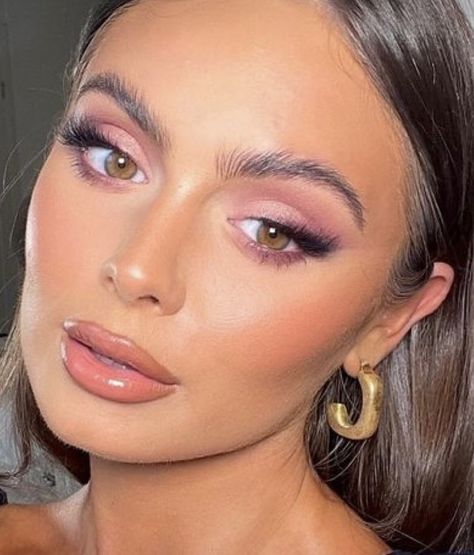 Pink And Brown Bridal Makeup, Pink Soft Glam Bridal Makeup, Bridesmaid Makeup Eyeshadow, Matte Pink Makeup Looks, Natural Makeup For Pink Dress, Nails For Mauve Dress, Mauve Pink Makeup, Matte Pink Eye Makeup, Pink Glowy Makeup Looks