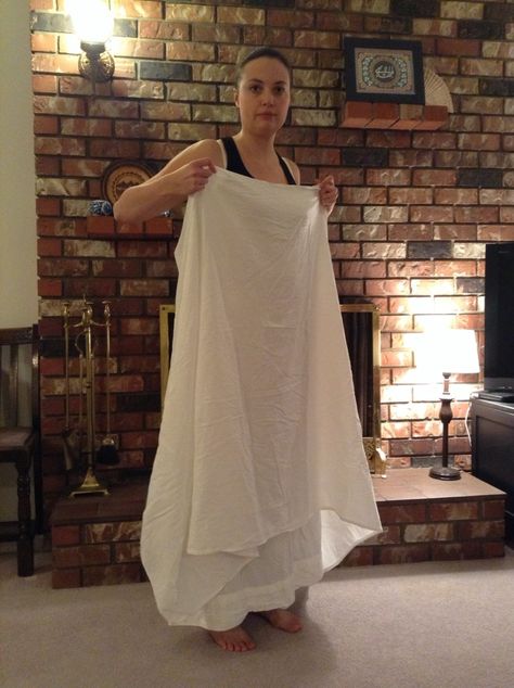 This post is contributed by Celeste Sargent as part of the 1817 Regency Ball Blog Series.Have you been invited to a Regency Era Ball?  Has your wardrobe fallen behind on the hottest 1817 England fa... Diy Gown Easy, Regency Costume Diy, Regency Era Costume, Simple Regency Dress, Easy Historical Costumes, Easy Regency Dress, Jane Austen Costume Diy, Diy Regency Dress, Diy Bridgerton Dress