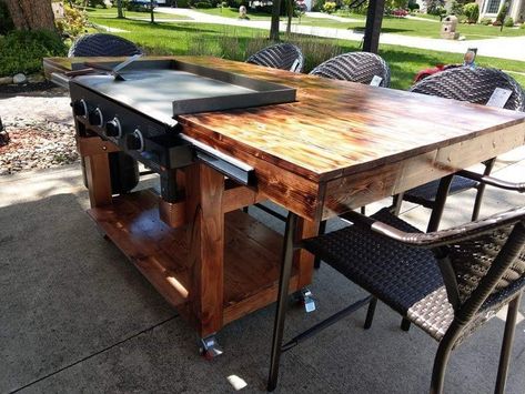 Griddle ideas Griddle Ideas, Small Woodworking Shop Ideas, Blackstone Grill, Outdoor Cooking Area, Bbq Table, Grill Table, Outdoor Kitchen Bars, Outdoor Kitchen Plans, Outdoor Bbq Kitchen