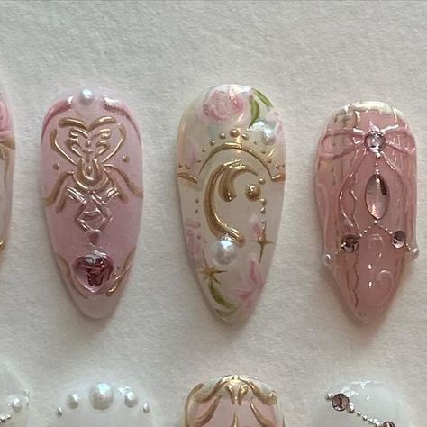 press on nails • nail design art on Instagram: "custom set ; royalty" Ornate Nail Designs, Marie Antoinette Inspired Nails, Marie Antoinette Nails, Royalty Nails, Rococo Nails, Victorian Nails, Ornate Nails, Bridgerton Nails, Nail Art Aesthetic