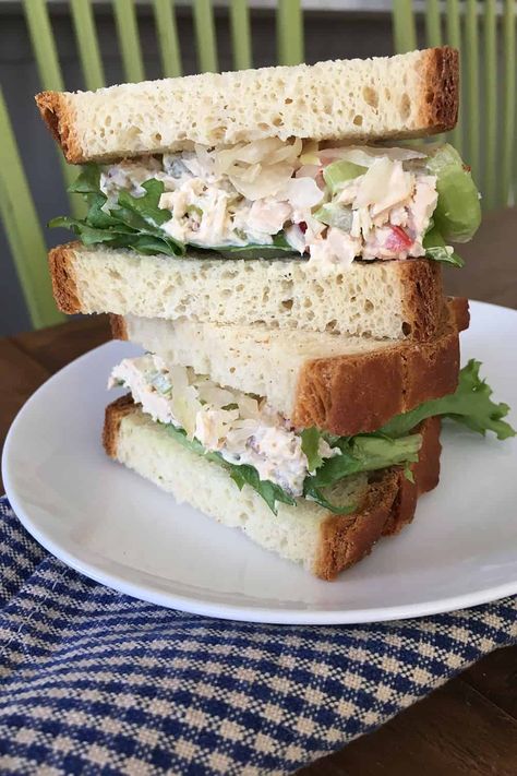 Sauerkraut Sandwich, Raw Sauerkraut, Healthy Tuna Salad, Tuna Salad Sandwich, Homemade Sauerkraut, Healthy Tuna, Tuna Salad Recipe, Natural Probiotics, Fast Lunch