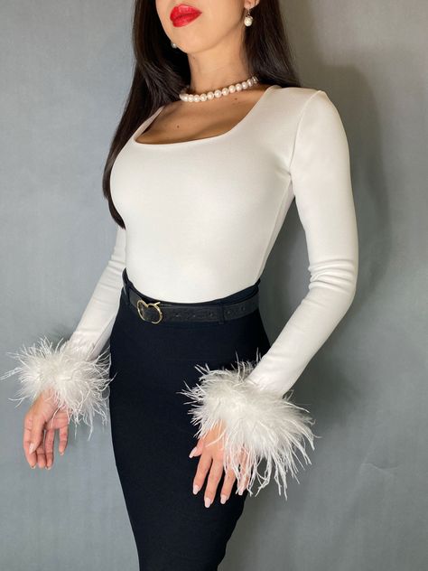 Trim Outfits, Feather Top Outfit, Feather Bodysuit, Beyonce Concert Outfit, Beyonce Concert, Customised Clothes, Feather Cuffs, Fur Dress, Fabric Waste