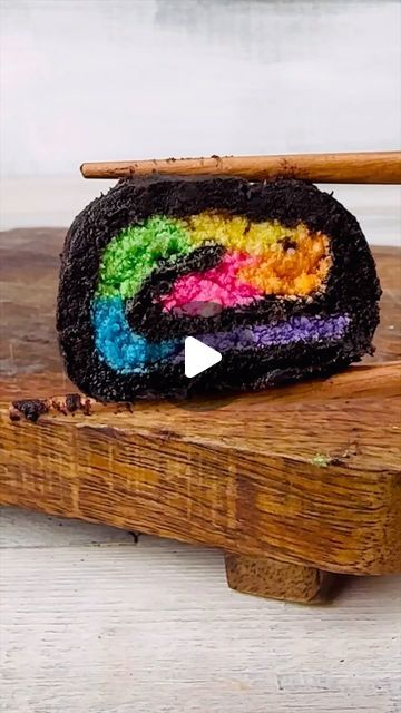 Oreo Sushi Roll, Oreo Sushi, Oreo Milk, Milk Color, Sushi Rolls, Like And Share, Beautiful Rainbow, Tag A Friend, Oreo