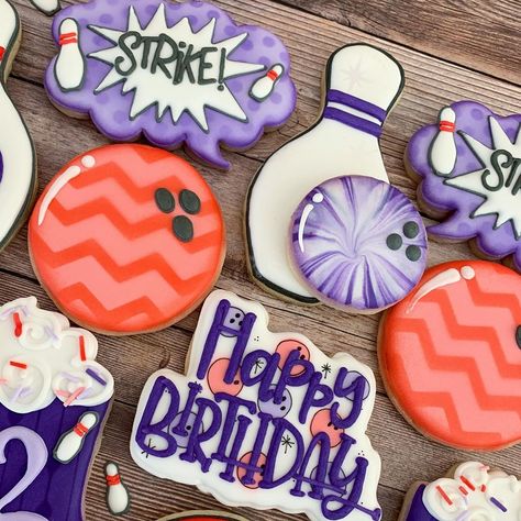 Bowling Cookies, Sport Cookies, Sugar Cookies Royal Icing, Sports Cookies, Cookies Royal Icing, Cutout Cookies, Party Cookies, Sugar Cookie Royal Icing, Themed Cookies