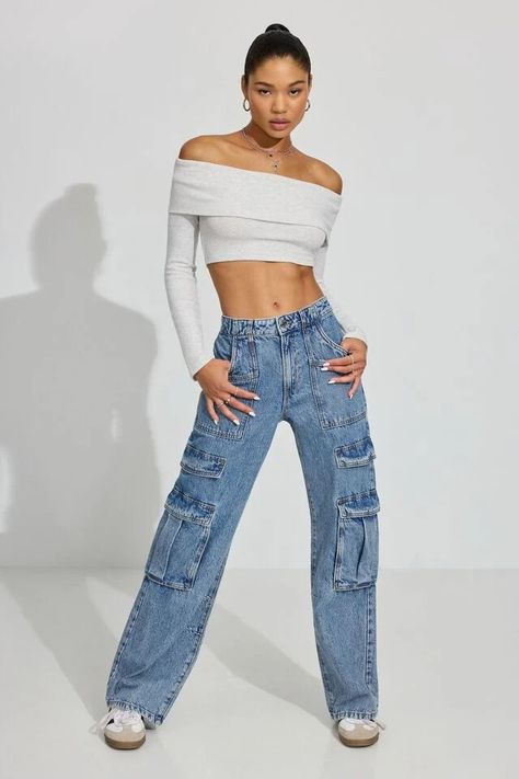 High Rise Wide Cargo Jeans, Dale Blue Cargo Jeans Outfit Women, Cargo Pants Denim, Cargo Jeans Women, Cargo Jeans Outfit, Cargo Pants Jeans, Denim Cargos, Blue Cargo Pants, Jeans Outfit Women, Going Out Looks