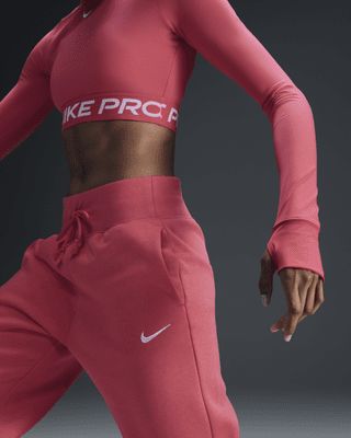 Grounded in style, comfort and versatility, meet our take on luxury loungewear. These high-waisted sweats make a statement with midweight brushed fleece in a full-length, wide-leg design. Soft yet structured, they're anything but basic. Shown: Aster Pink/Sail Style: DQ5615-629 Pink Sports Aesthetic, Nike Workout Outfits, Nike Sportswear Phoenix Fleece, Workout Clothes Nike, Nike Sportswear Women, Luxury Loungewear, Sports Aesthetic, Wide Leg Sweatpants, Sports Graphic Design