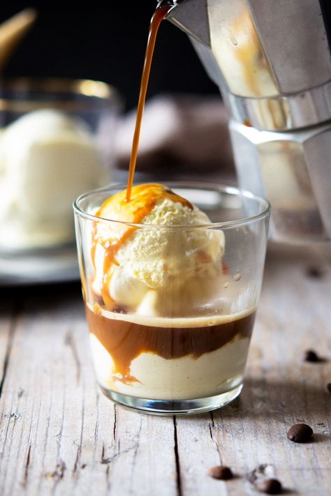 Espresso Ice Cream, Affogato Recipe, Affogato Coffee, Nespresso Recipes, Italian Dinner Party, Dinner Party Desserts, Healthy Food Habits, Dessert Simple, Italian Dinner