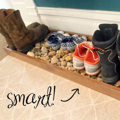 Boot trays don’t have to be fancy to do the job. Here are 12 DIY entryway boot tray ideas, some of which you can make in just minutes. Shoe Tray, Old Dresser Drawers, Vstupná Hala, Boot Tray, Apartment Entryway, Boot Storage, Diy Decoracion, Farmhouse Side Table, Diy Entryway