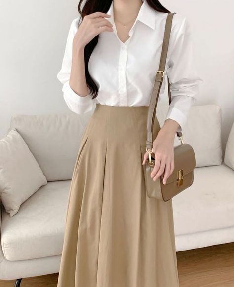 Skirt Outfits Korean, Modest Girly Outfits, Outfits Black Women, Aesthetic Korean, Korean Fashion Outfits, Korean Fashion Dress, Classy Work Outfits, Stylish Work Outfits, Easy Trendy Outfits