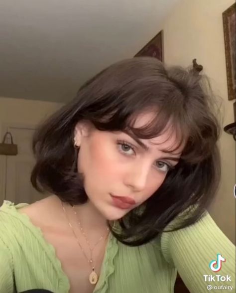 short hair Kuta, Hair Inspiration Short, Shot Hair Styles, Haircuts Straight Hair, Short Hair Haircuts, Short Hair With Bangs, Cut My Hair, Hair Inspo Color, Short Bob Hairstyles