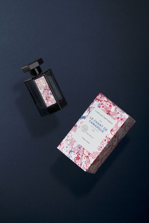 01 - L'Artisan Parfumeur on Behance Set Design Photography, L'artisan Parfumeur, Perfume Fragrance, Artistic Style, Perfume Brands, Beautiful Stories, Fragrance Design, Floral Fragrance, Inspired By Nature