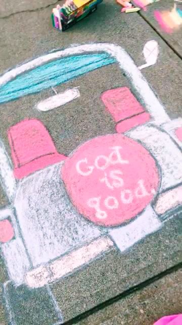 Chalk Art Aesthetic, Chalk Art Sidewalk, Chalk Art Quotes, Fun Chalk Art, Aesthetic Street, Chalk Design, Sidewalk Chalk Art, Sidewalk Art, Art Tumblr