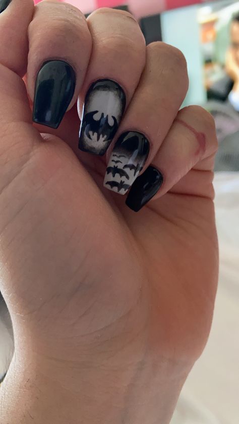 Batman Inspired Nails, Batman Acrylic Nails, Batman Nails Design, Batman Nails Acrylic, Catwoman Nails, Cosplay Claws, Dc Nails, Batman Nail Art, Superhero Nails