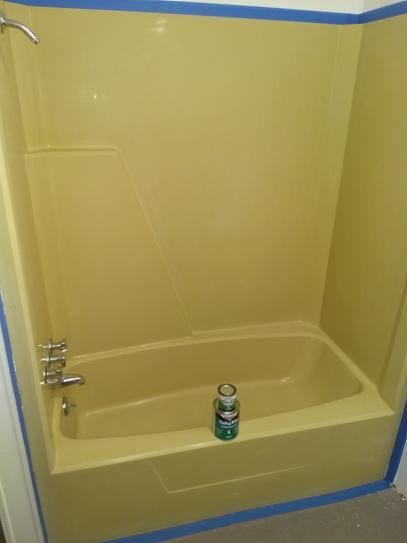 Yellow Bathtub In Mobile Home Before Painting With Rustoleum Yellow Bathtub, Mobile Home Bathtubs, Mobile Home Redo, Mobile Home Bathrooms, Tub Refinishing, Mobile Home Kitchens, Mobile Home Repair, Mobile Home Bathroom, Mobile Home Makeovers