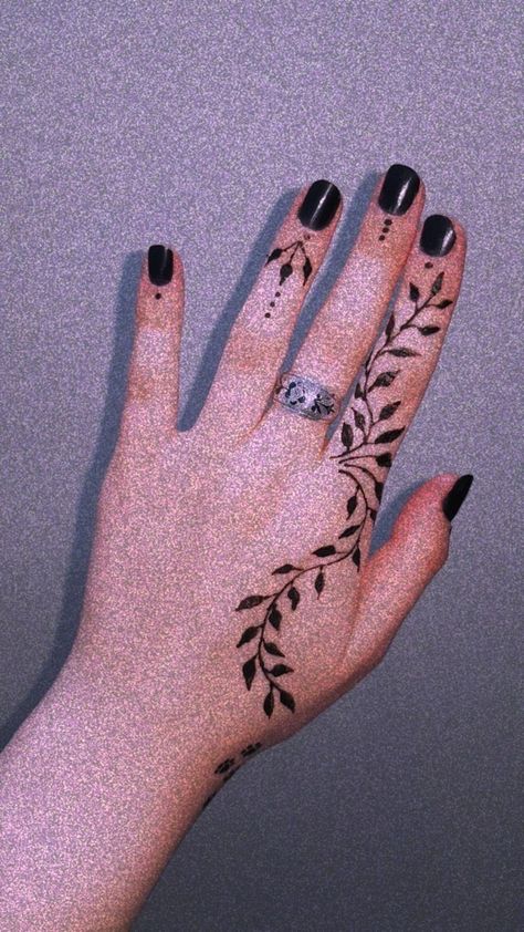 Hanna Tattoo, Simple Hand Tattoos, Cute Henna Tattoos, Diy Henna, Small Henna, Henna Drawings, Henna Inspired Tattoos, Cute Henna, Tato Henna