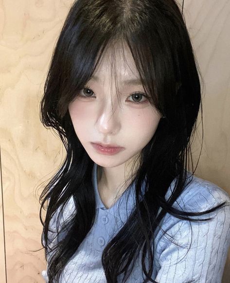 Makeup Ala Korea, Makeup Asia, Makeup Korean, Inspo Makeup, Hey Honey, Hair Inspiration Long, Layered Haircuts For Medium Hair, Ulzzang Makeup, Korean Ulzzang