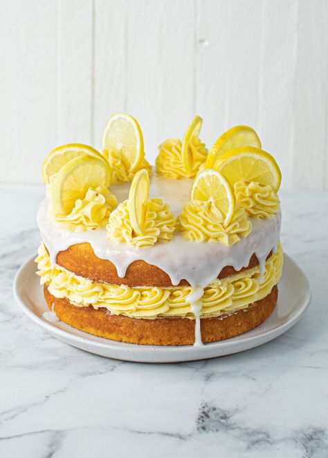 Lemon Cake Decoration Ideas Simple, Lemon Birthday Cake, Lemon Birthday Cakes, Cake 2023, Fluffy Cream Cheese Frosting, Lemon Sponge Cake, Christmas Bakes, Frosted Cake, Mums Birthday