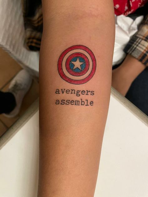 Captain America shield tattoo, #avengersassemble Small Captain America Tattoo, Small Avengers Tattoos, Captain America Tattoos, Superhero Tattoos For Men, Simple Marvel Tattoo, Captain America Tattoo Ideas, Marvel Inspired Tattoos, Small Marvel Tattoo Ideas, Captain America Shield Tattoo