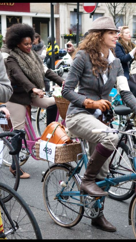 gorgeous tweed runners Tweed Run London, Tweed Ride, Bike Outfits, Tweed Run, Ride Bicycle, Cycle Chic, Mori Girl Fashion, I Want To Ride My Bicycle, Womens Bike