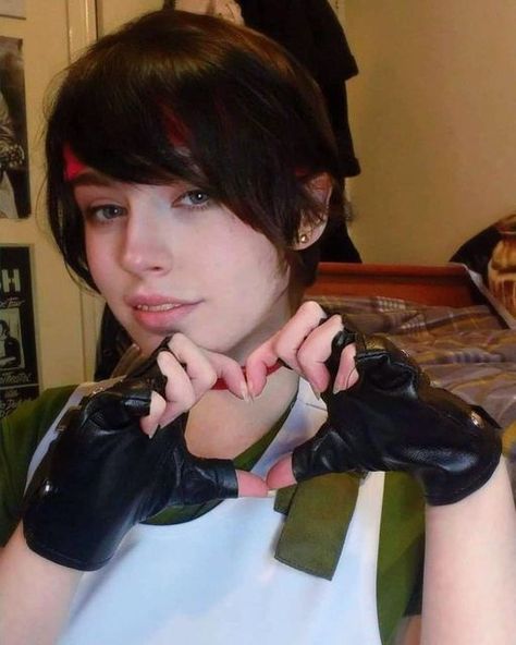 Rebecca Chambers, Resident Evil Cosplay, Resident Evil Girl, Marvel Animation, Resident Evil Collection, Period Outfit, Fantasy Creatures Art, April 13, Amazing Spiderman