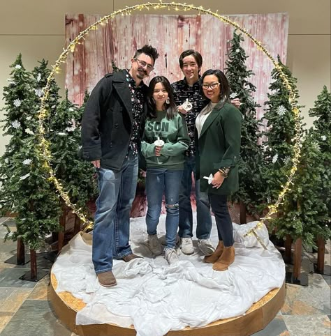 Jingle Jam 2023, Diy Snowglobe Photo Booth, Snow Globe Photo Booth Diy, Snowglobe Photo Booth, Christmas Photobooth Diy Backdrop Ideas, Snow Globe Photo Booth, Diy Christmas Photo Backdrop, Winter Photo Backdrop, Picture Snow Globe