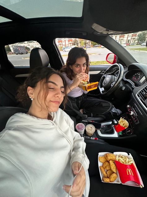 eating mcdonald’s in the car Fast Food In Car, Mcdonalds In Car, Mcdonalds Photoshoot, Eating In Car, Food In Car, Mcdonalds Drive Thru, Spring Energy, Autumn Photoshoot, Girls Driving