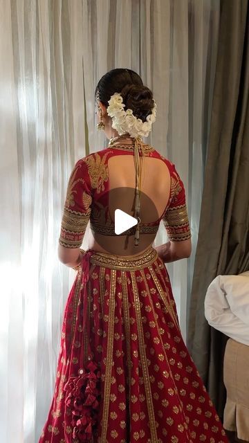 Blouse For Bridal Lehenga, Red Wedding Lehenga Sabyasachi, Sabhya Sachi Lehenga Blouse, Red Lehenga Makeup Look, Sabyasachi Blouse Back, Sabyasachi Blouses, Bridal Lehenga Look, Sabyasachi Blouse Designs, Blouse Design For Lehenga