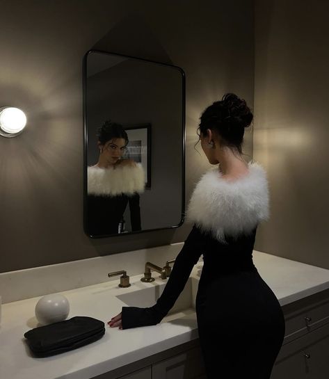 Kendall Jenner Aesthetic, Estilo Zendaya, Kendall Jenner Modeling, Jenner Photos, Dark Feminine Aesthetic, Kendall Jenner Outfits, Jenner Outfits, Model Aesthetic, Jenner Style