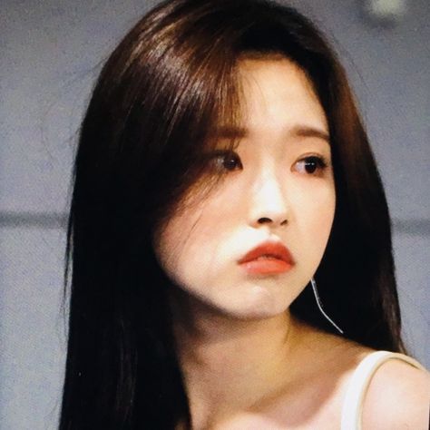 loona olivia hye preview icon | cr allforhye_ Loona Olivia Hye, Kore Ulzzang, Pop Girlies, Singing In The Rain, Odd Eyes, Olivia Hye, Kpop Girl Groups, Pop Group, Kpop Idol