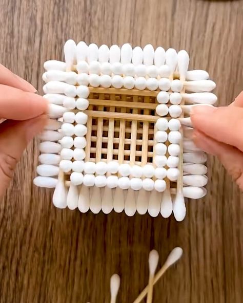 Small DIY house from cotton swabs | Small DIY house from cotton swabs | By Simple ideas Cotton Swabs Crafts, Cotton Swab Crafts, Cotton Buds Craft, Chalkboard Markers, Cotton House, Cottage Crafts, Country Chic Cottage, Diy Network, Cotton Swabs