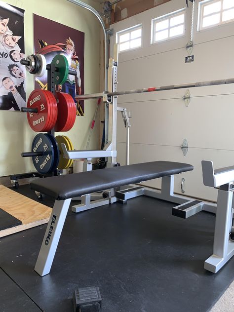 Home Powerlifting Gym, Home Gym Powerlifting, Home Gym Aesthetic, Powerlifting Gym, Gym Garage, Dream Home Gym, Home Gym Garage, Gym Aesthetic, Gym Ideas