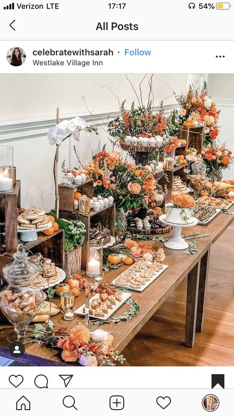 Fall Dessert Table Wedding, Fall Dessert Table, Rustic Fall Wedding Ideas, Fall Wedding Decor Ideas, Fall Wedding Desserts, Fall Desserts Table, Buffet Dessert, Decoration Buffet, Food Set Up