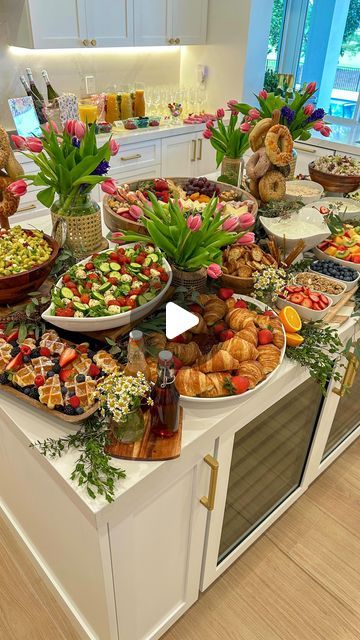 Alex Kamper | Kamper’s Kitchen on Instagram: "Babies & brunch 💕🧇⁣ ⁣ ⁣ ⁣ ⁣ #kamperskitchen #babyshower #baby #brunch" Brunch Buffet Set Up Ideas, Quiche Display Brunch Party, Breakfast Display Table, Kitchen Island Brunch Setup, Brunch Display Buffet Tables, Brunch Food Table Display, Brunch Serving Table, Brunch Island Set Up, Summer Brunch Food Ideas