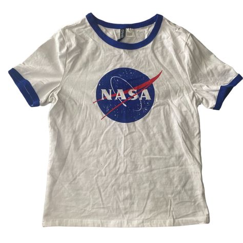 Nasa Clothes, Campus Outfit, Nasa Shirt, Street Fashion Men Streetwear, Shirt Png, Indie Outfits, Dream Clothes, Retro Outfits, Aesthetic Clothes