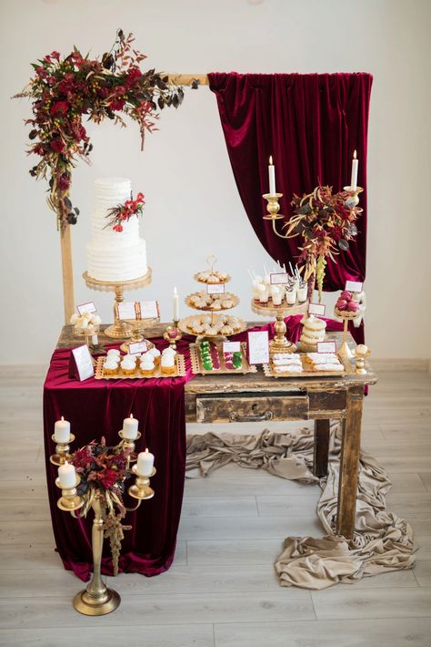 Burgundy And Gold Wedding Decor, Burgundy Dessert Table, Burgundy And Gold Wedding Decorations, Wedding Sweets Table Ideas, Wedding Decor With Candles, Valentines Day Wedding Ideas, Wedding Sweets Table, Decor With Candles, Wedding Sweet Table