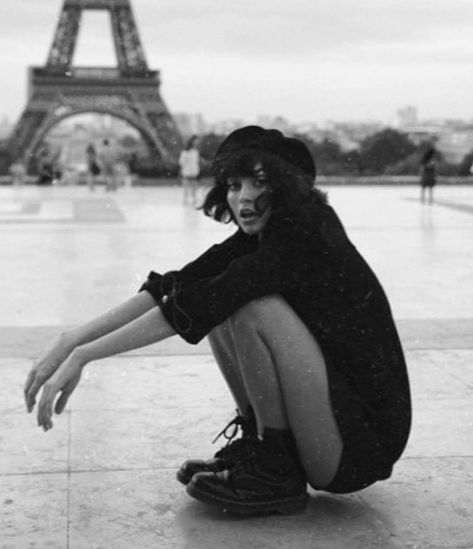 Paris September, Taylor Lashae, Insta Feed, Shooting Photo, The Eiffel Tower, French Girl, Photography Inspo, Pose Reference, Photography Inspiration