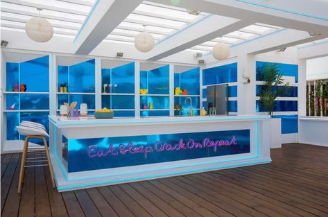 Love Island Villa Floor Plan, Love Island Layout, Love Island Aesthetic Villa, Bloxburg Clutter, Bloxburg Love Island, Love Island Bloxburg, Love Island House, Villa Bloxburg, Island Summer Aesthetic