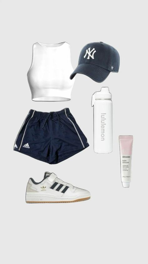 Gym Wear Aesthetic, Revealing Outfit Casual, Work Out Outfits, Sporty Outfits Summer, Sports Day Outfit, Training Outfit, Activewear Outfits, Gymwear Outfits, Fitness Wear Outfits