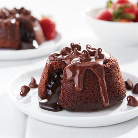 Patisserie, Essen, Molten Lava Cakes Recipe, Chocolate Lava Cakes, Choco Lava, Lava Cake Recipes, Molten Lava Cakes, Chocolate Lava, Baking Classes