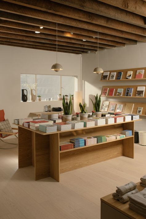 Bookstore Design, Design Café, Beautiful Rooms, Old Faithful, Retail Store Design, Household Tools, S Diary, Retail Interior, After 3