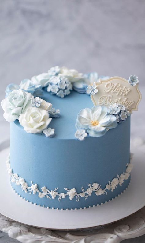 Cake With Flowers, Fondant Cake Designs, Buttercream Flower Cake, Creative Cake Decorating, Creative Birthday Cakes, Simple Birthday Cake, Cake Decorating Designs, Think Food, Pretty Birthday Cakes