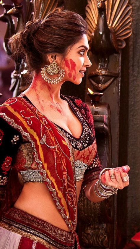 Deepika Padukone Saree, Ram Leela, Bollywood Wallpaper, Deepika Ranveer, Dipika Padukone, Saree Bollywood, Deepika Padukone Style, Ghagra Choli, Madhuri Dixit