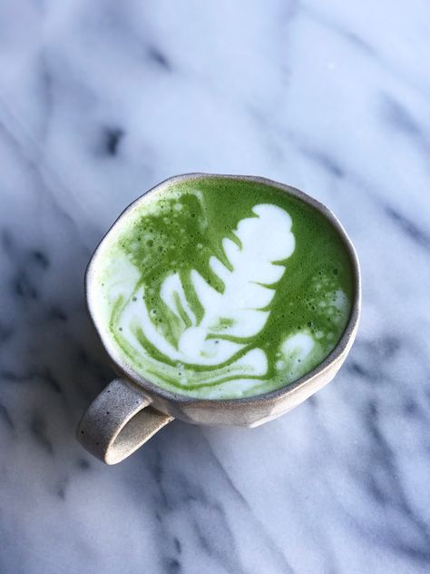 Matcha Latte Art - Green Tea Latte Hot Drink Green Tea Latte Recipe, Hot Matcha, Matcha Tea Latte, Starbucks Matcha, Tea Latte Recipe, Matcha Green Tea Latte, Copycat Starbucks, Recipes With Whipping Cream, Iced Green Tea