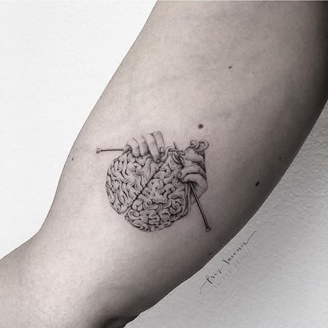 Mind Over Body Tattoo, Psychology Tattoo, Brain Tattoo, Shape Tattoo, Geniale Tattoos, Detailed Tattoo, Pattern Tattoo, Half Sleeve Tattoo, Tattoo Ink