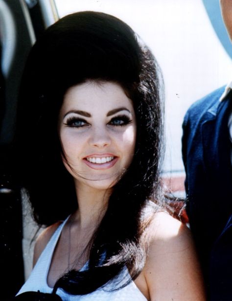 Priscilla Presley Pale Lips, 60s Hair, Elvis And Priscilla, White Images, Priscilla Presley, Lisa Marie Presley, Beauty Icons, Hair And Makeup, Big Hair