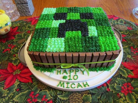 Mind Craft Cake Ideas, Minecraft Grass Block Cake, Minecraft Birthday Cake Buttercream, Minecraft Square Cake, Creeper Minecraft Cake, Minecraft Dungeons Cake, Minecraft Party Cake, 9th Birthday Cake Boys, Minecraft Birthday Cake For Boys