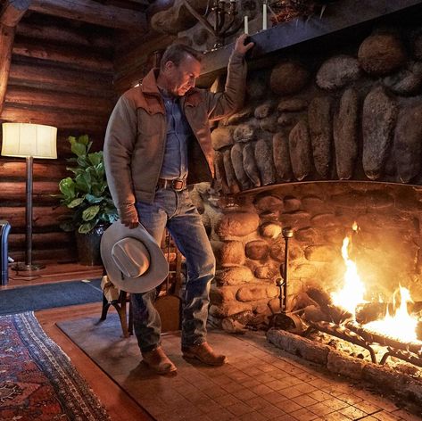 Yellowstone Clothing, Cowboy Outfit For Men, Yellowstone Outfits, Yellowstone Series, Cole Hauser, Cowboy Aesthetic, Estilo Country, Cowboy Up, Kevin Costner