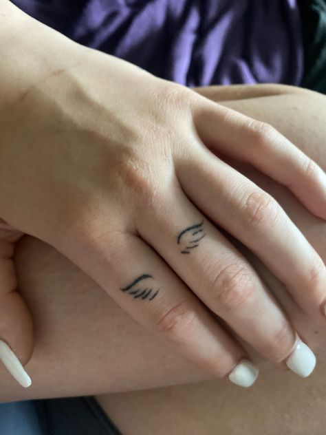 Finger Tattoos Wings, Wings On Finger Tattoo, Angel Wings Stick And Poke, Wings Finger Tattoo, Side Of Finger Tattoo, Angle Wing Tattoos, Angel Wing Finger Tattoo, Small Wings Tattoo, Side Finger Tattoos