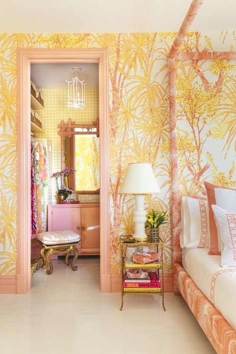 11 Fabulous Rooms at the Kips Bay Show House Palm Beach - Galerie Palm Beach Bedroom, Palm Beach Decor, Magical Bedroom, Bedroom Eclectic, Palm Beach Regency, Palm Beach Style, Beach Interior, Show House, Exquisite Decor